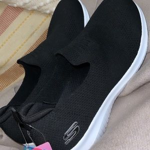 SKETCHERS AIR COOLED MEMORY FOAM SLIP ON SNEAKERS